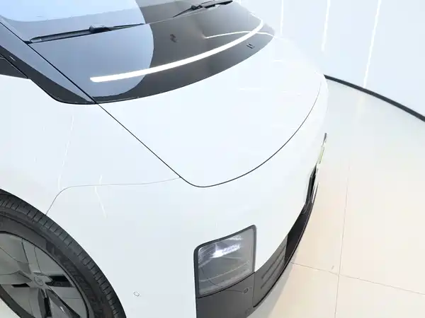 Li Auto MEGA 2025