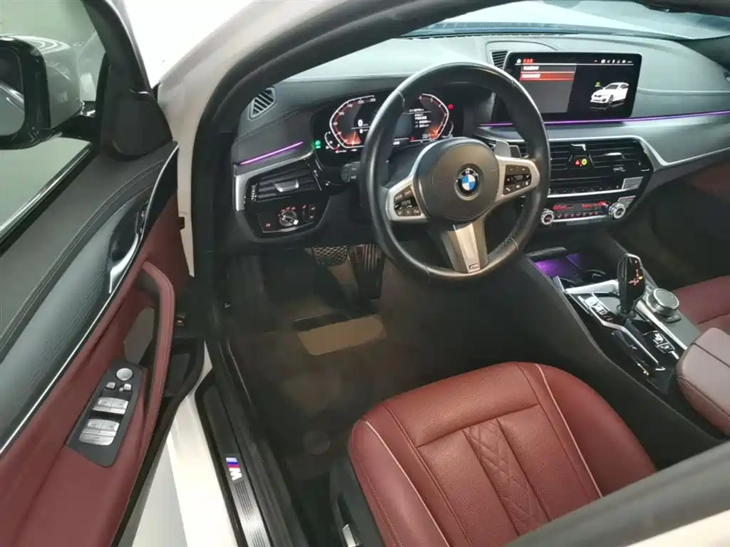 BMW 5 Series 2021 — фото 15