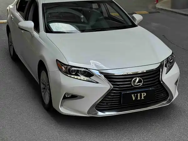 Lexus ES 2017