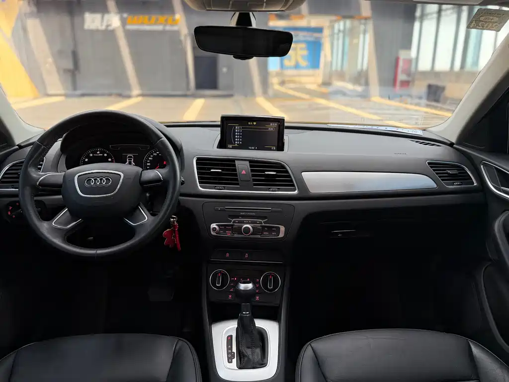 Audi Q3 2016 — фото 11