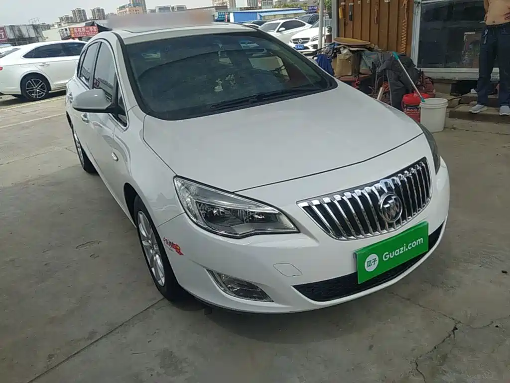 Buick Excelle 2015 — фото 4