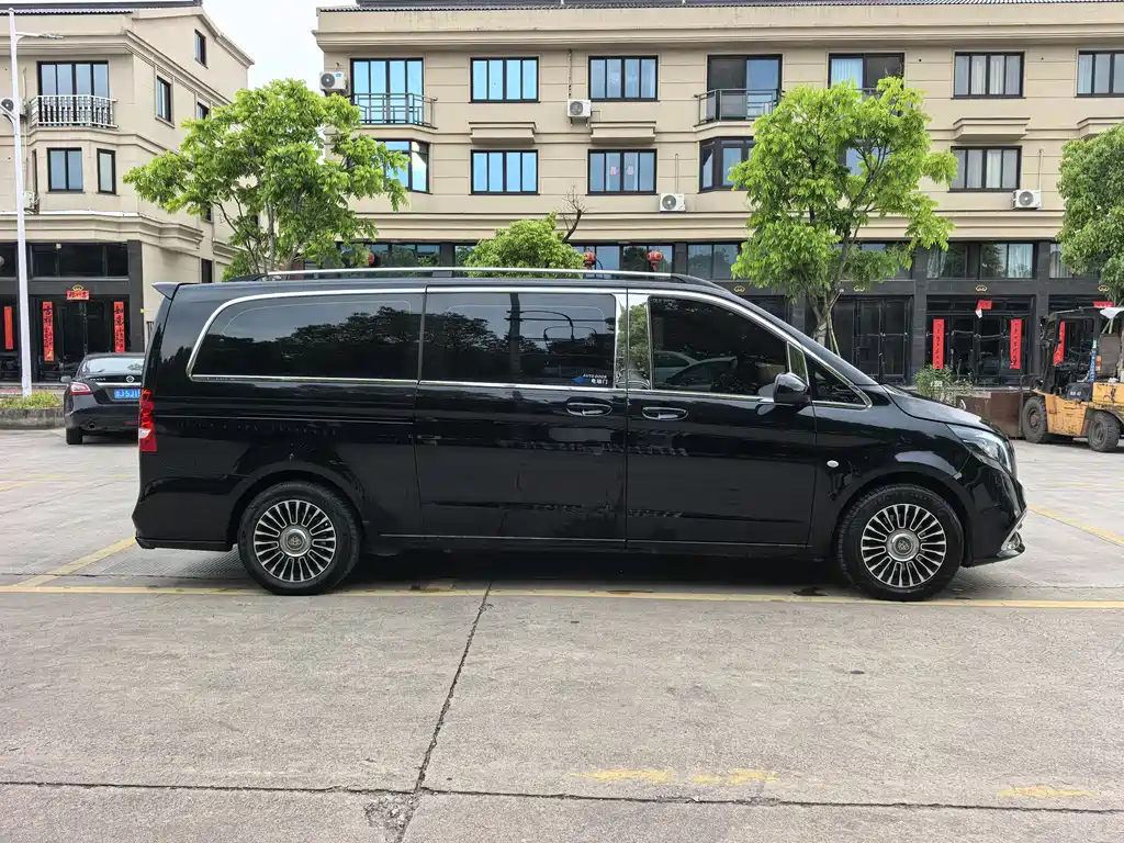 Mercedes-Benz Vito 2023 — фото 6