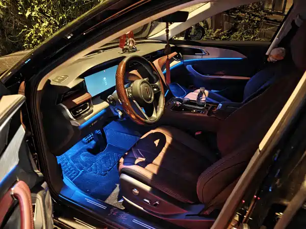 Hongqi H5 PHEV 2025