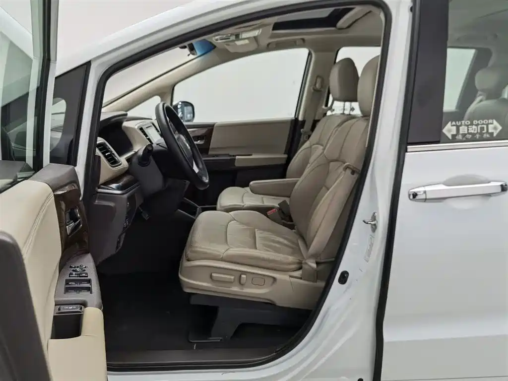Honda Odyssey 2017 — фото 10