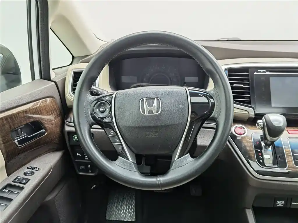 Honda Odyssey 2017 — фото 11