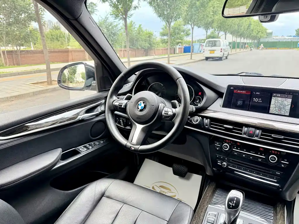 BMW X5 2018 — фото 24