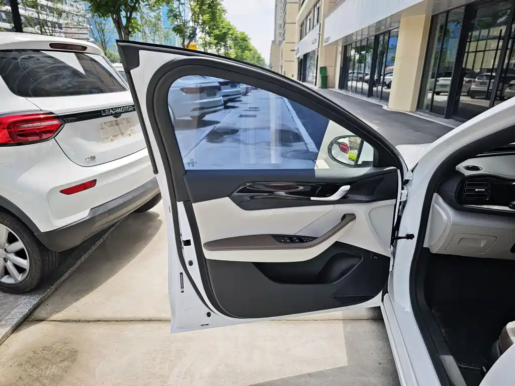 BYD Qin PLUS 2024 — фото 13