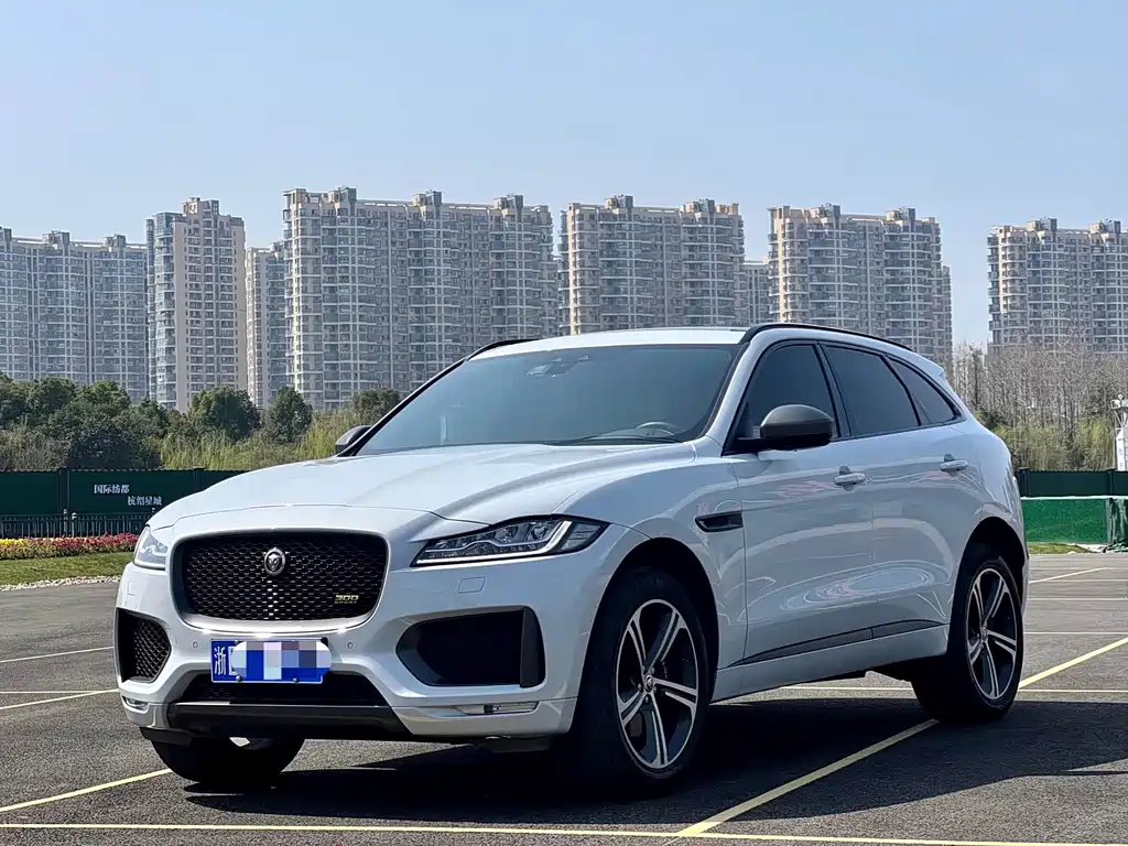 Jaguar F-PACE 2021 — фото 1