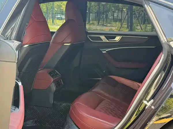 Audi A7L 2024