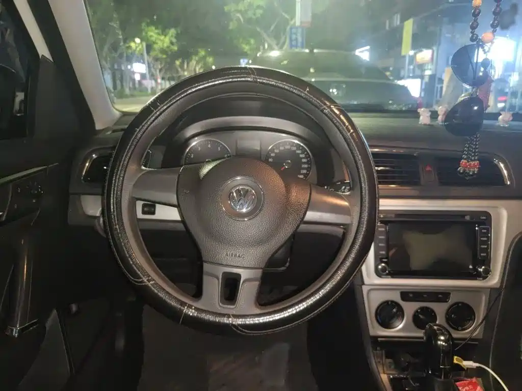 Volkswagen Lavida 2015