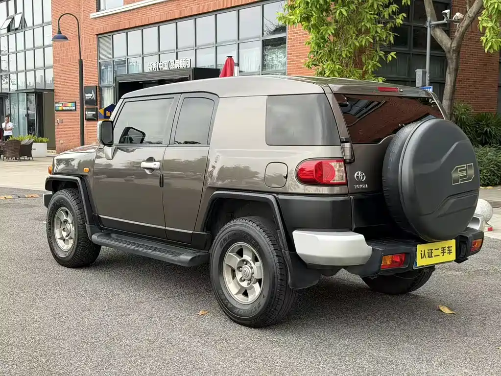 Toyota FJ Cruiser 2008 — фото 2