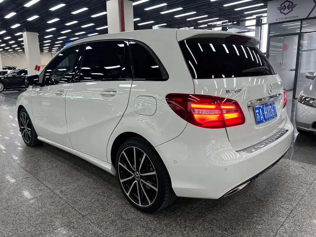 Mercedes-Benz B-Class 2018 — фото 17