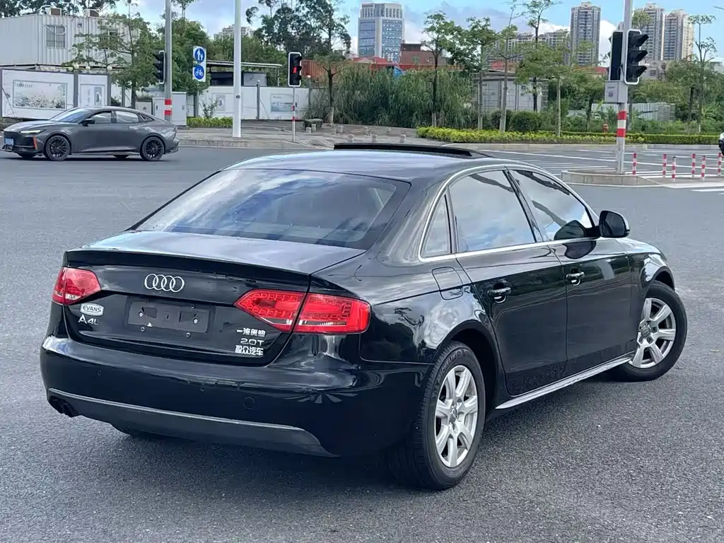 Audi A4L 2012