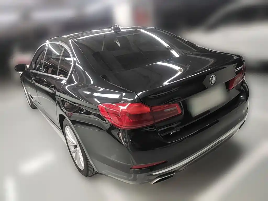 BMW 5 Series 2019 — фото 9