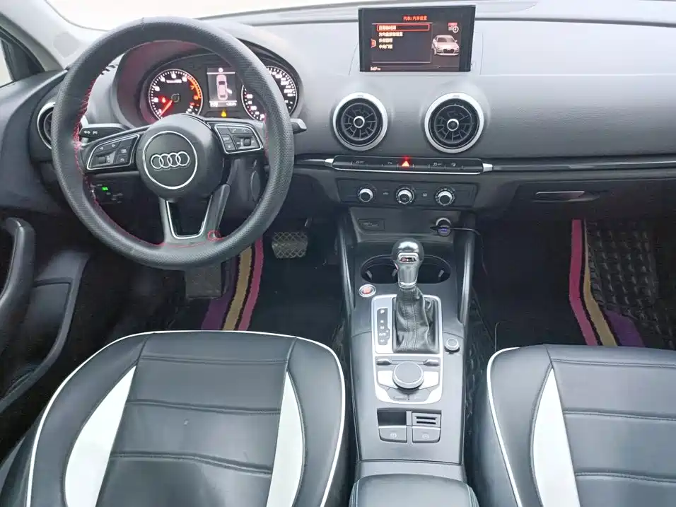 Audi A3 2018 — фото 8