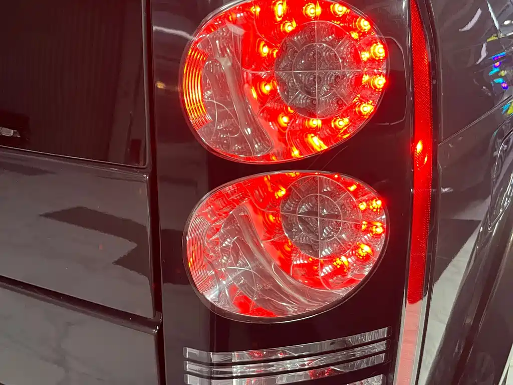 Land Rover Discovery 2015 — фото 12