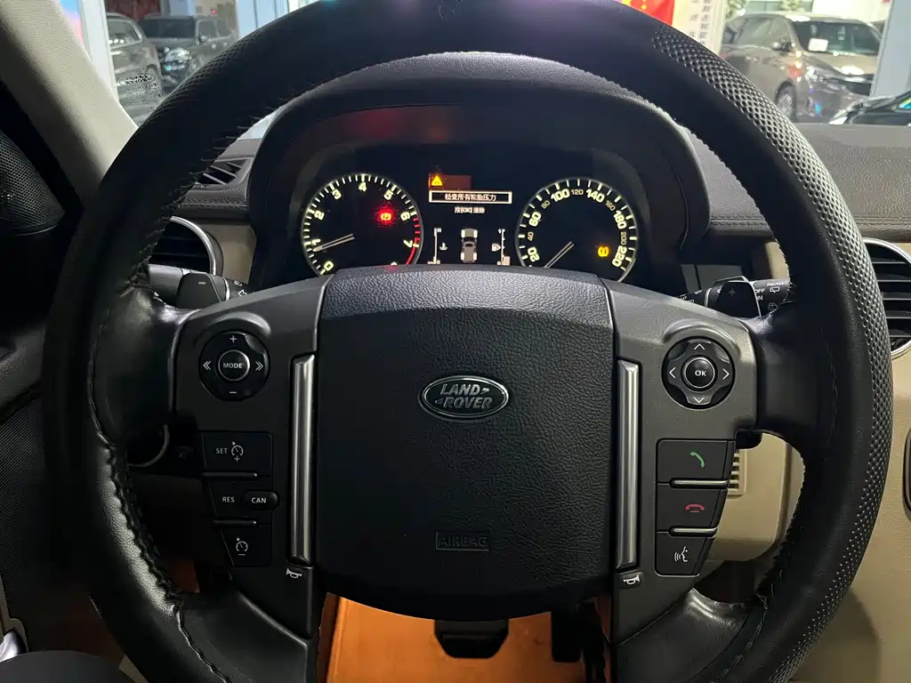 Land Rover Discovery 2015 — фото 21