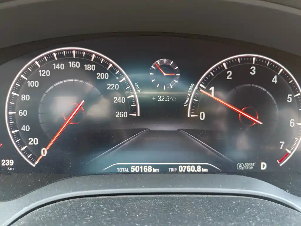 BMW 5 Series 2019 — фото 11