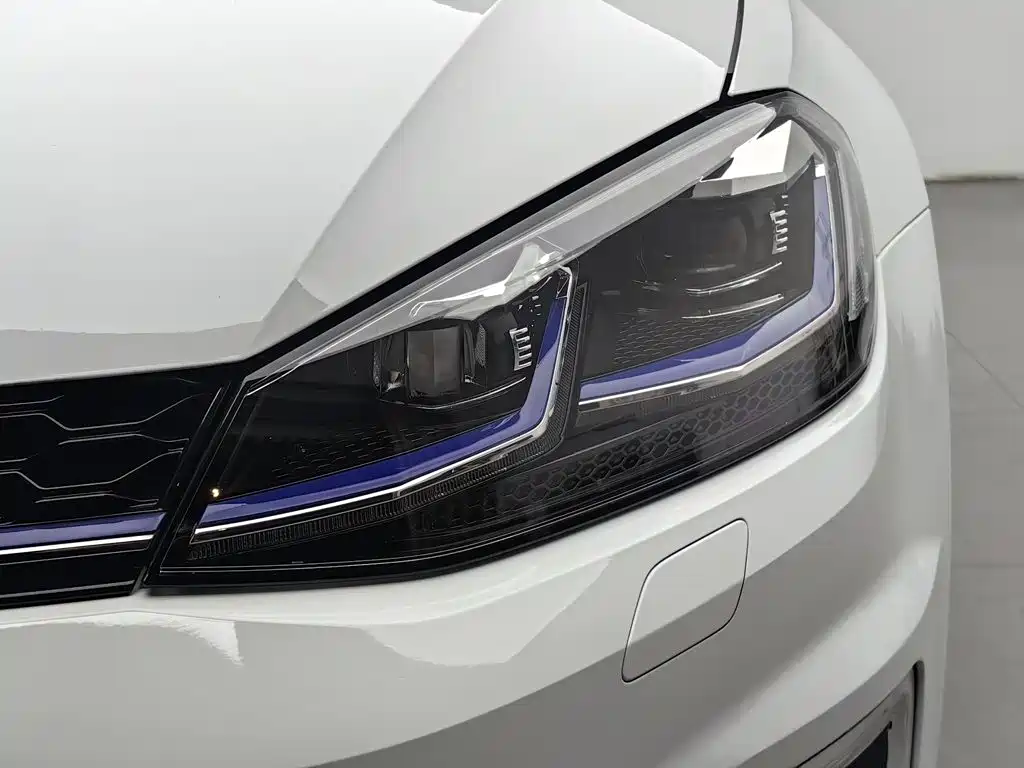 Volkswagen Golf Pure Electric 2020 — фото 7