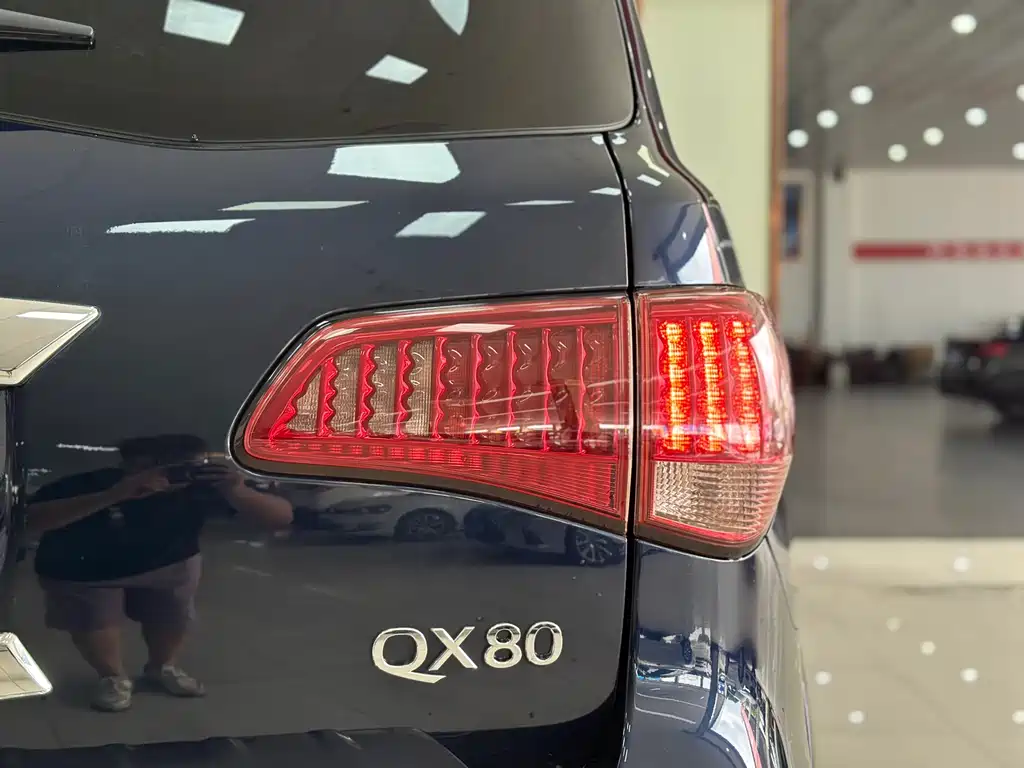 Infiniti QX80 2018 — фото 25