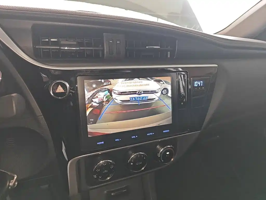 Toyota Corolla 2018 — фото 13