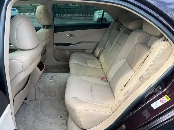 Toyota Crown 2014