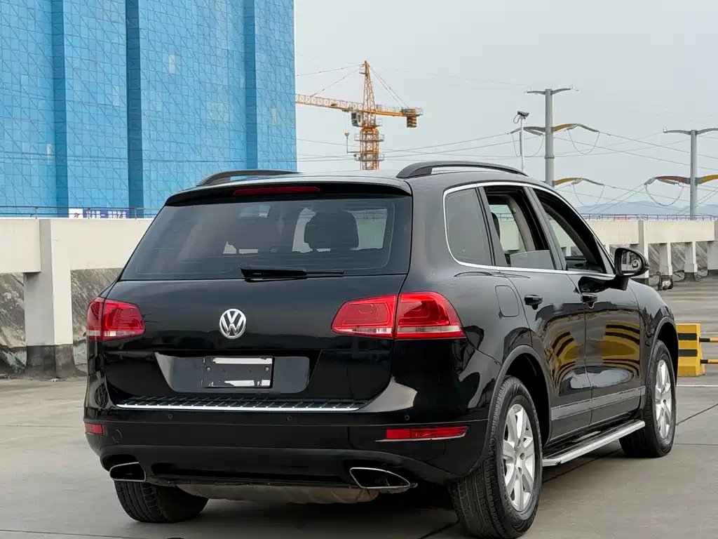 Volkswagen Touareg 2015 — фото 7