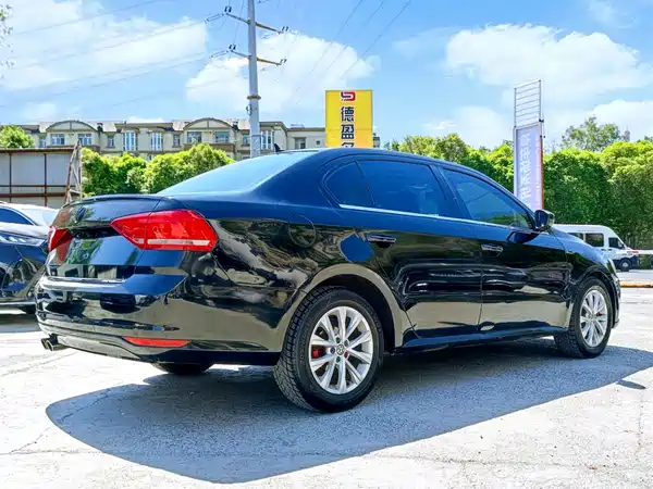 Volkswagen Lavida 2015