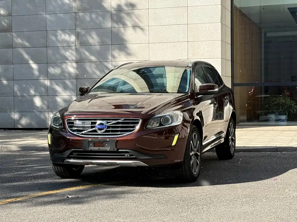 Volvo XC60 2016 — фото 1