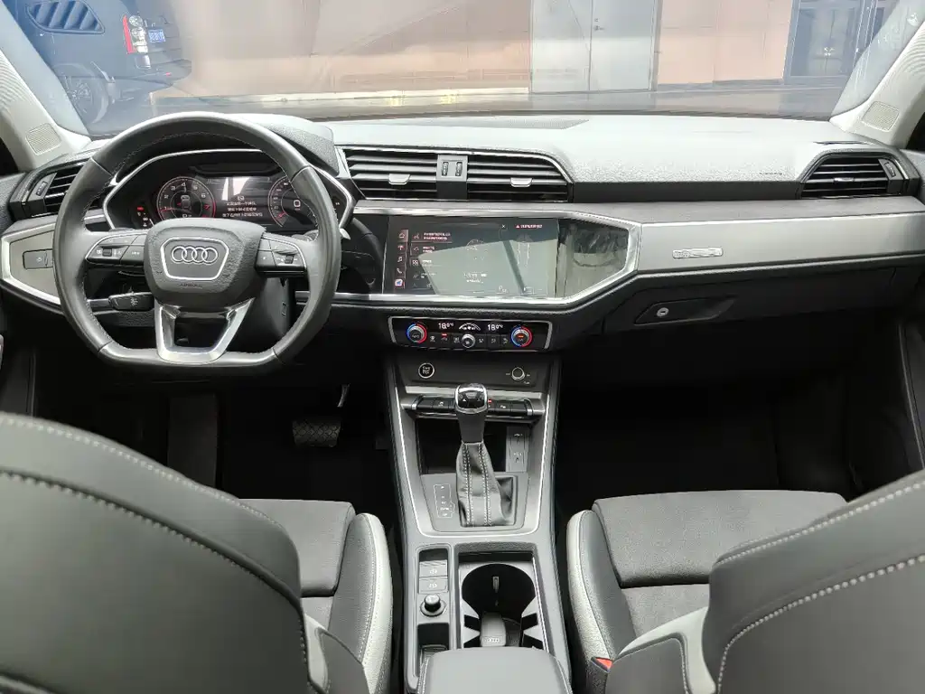 Audi Q3 2022 — фото 16