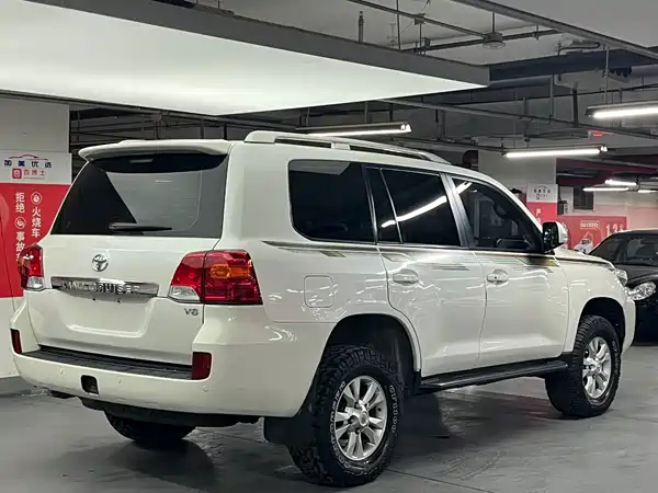 Toyota Land Cruiser 2015