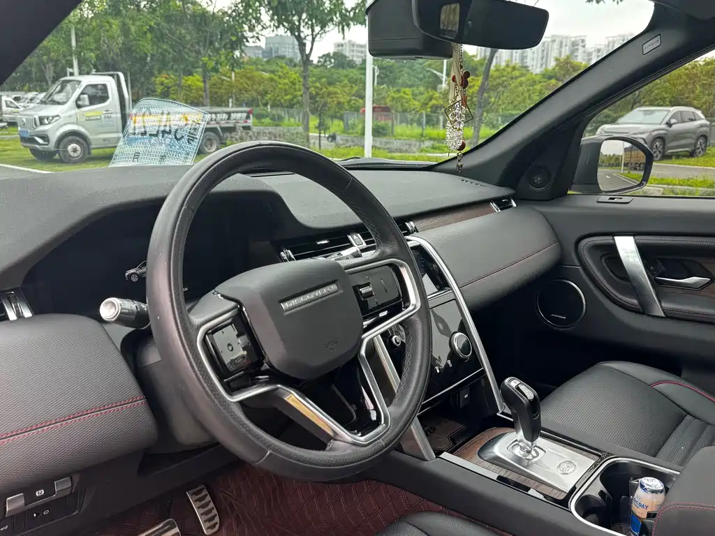 Land Rover Discovery Sport 2023 — фото 11