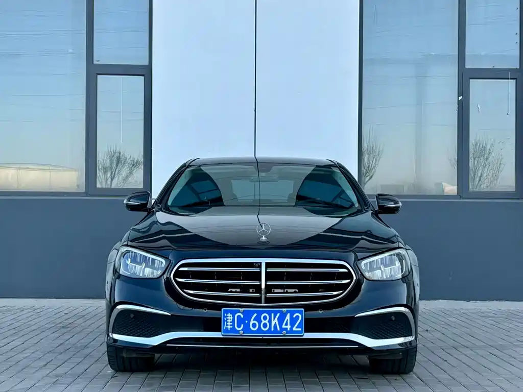 Mercedes-Benz E-Class 2023 — фото 1