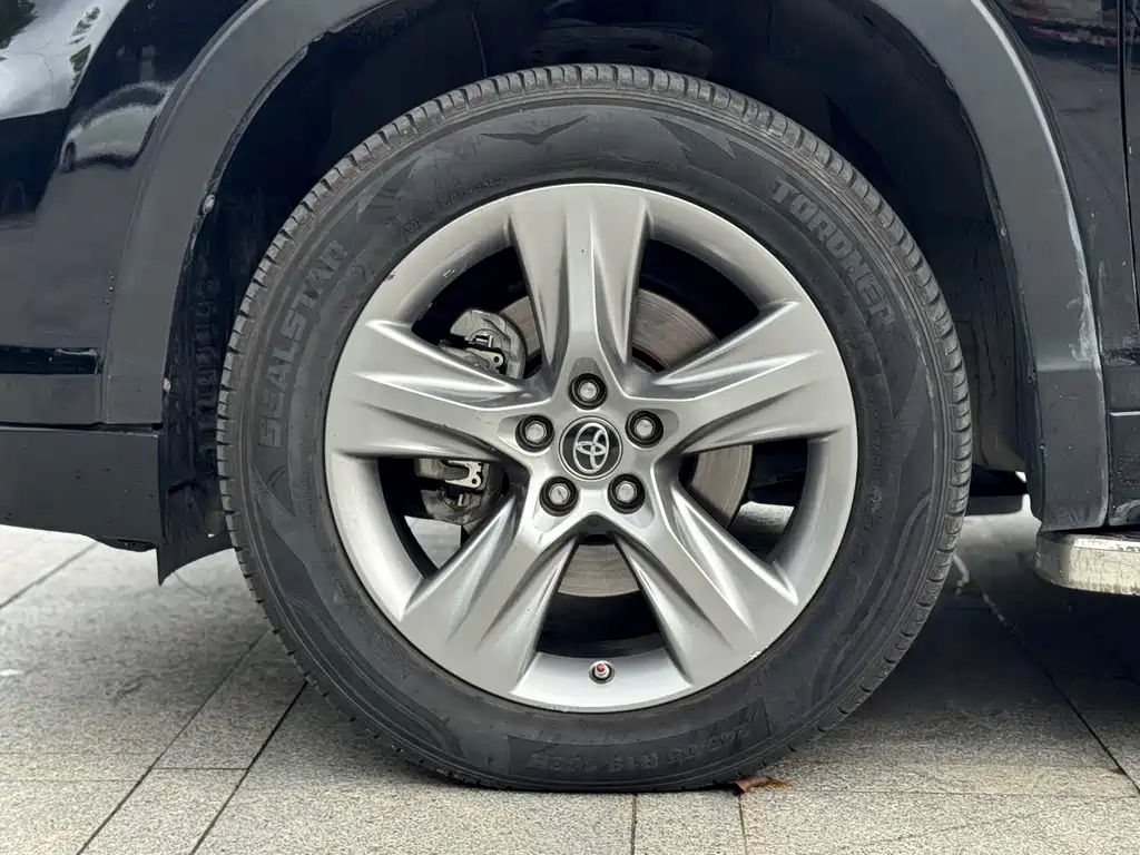 Toyota Highlander 2017 — фото 24