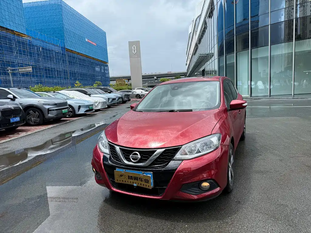 Nissan Tiida 2017 — фото 2