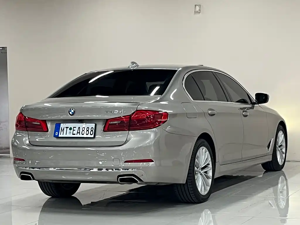 BMW 5 Series 2019 — фото 7