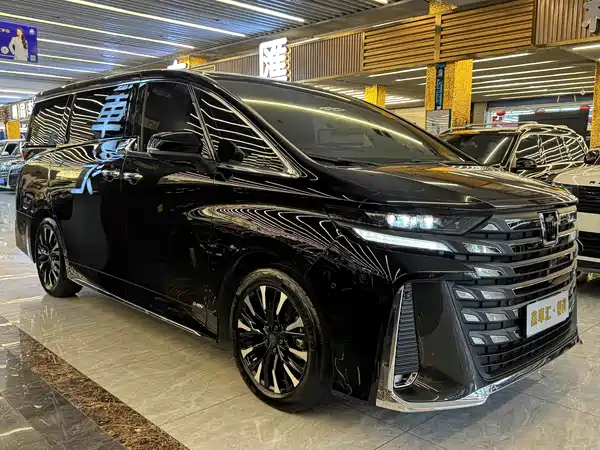 Toyota Vellfire 2024