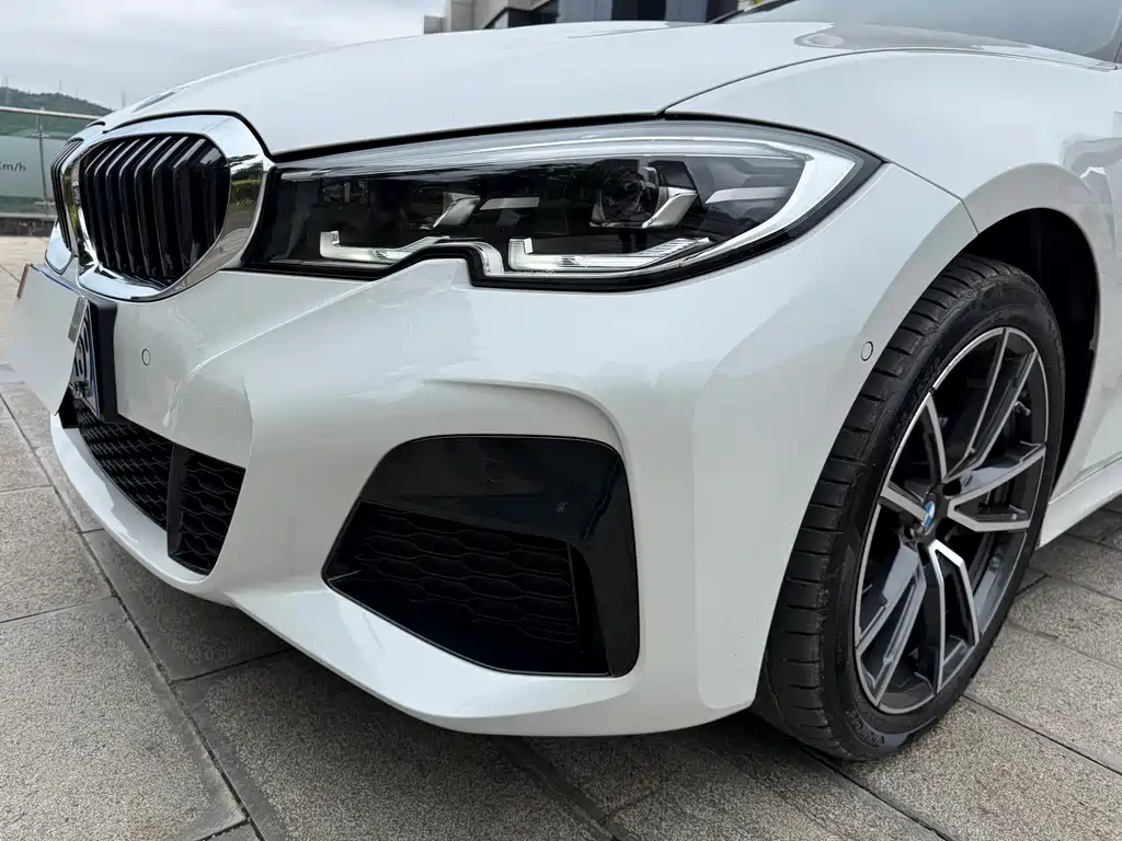 BMW 3 Series 2022 — фото 13