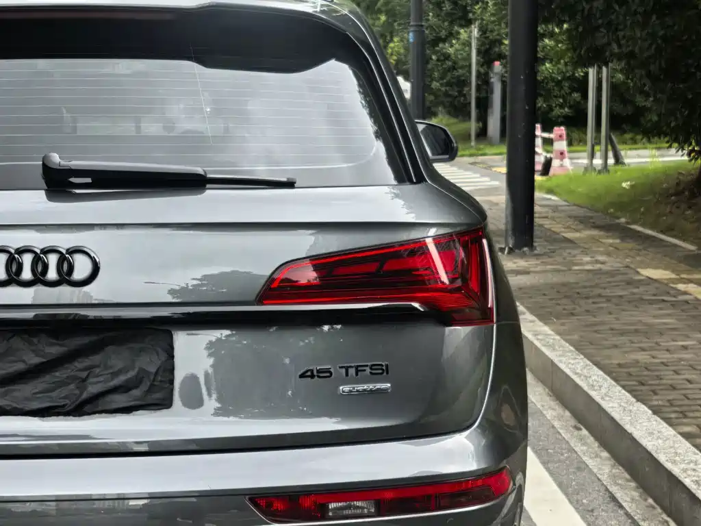 Audi Q5L 2022 — фото 15