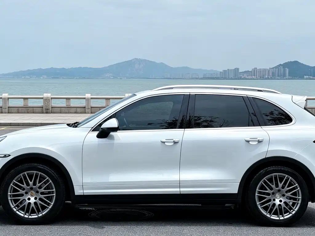 Porsche Cayenne 2014 — фото 9
