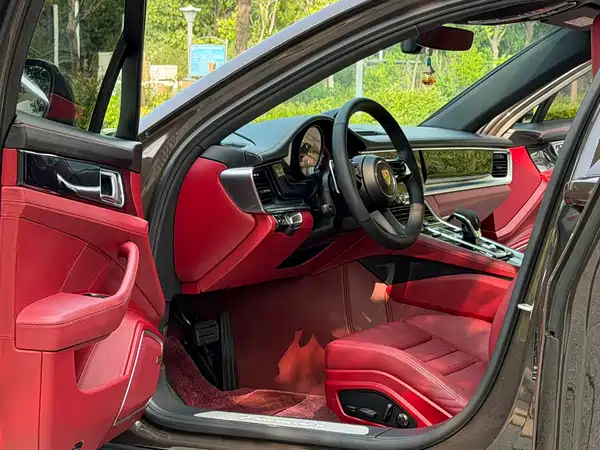 Porsche Panamera 2023