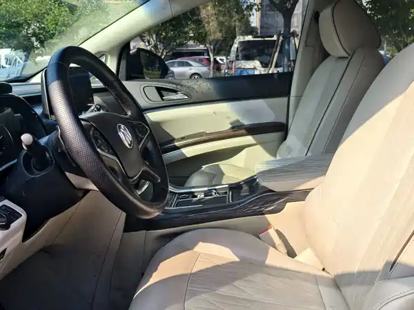 Buick GL8 2021
