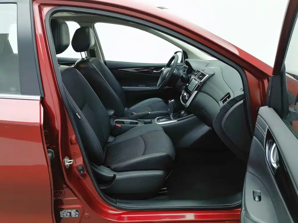 Nissan Tiida 2017 — фото 23