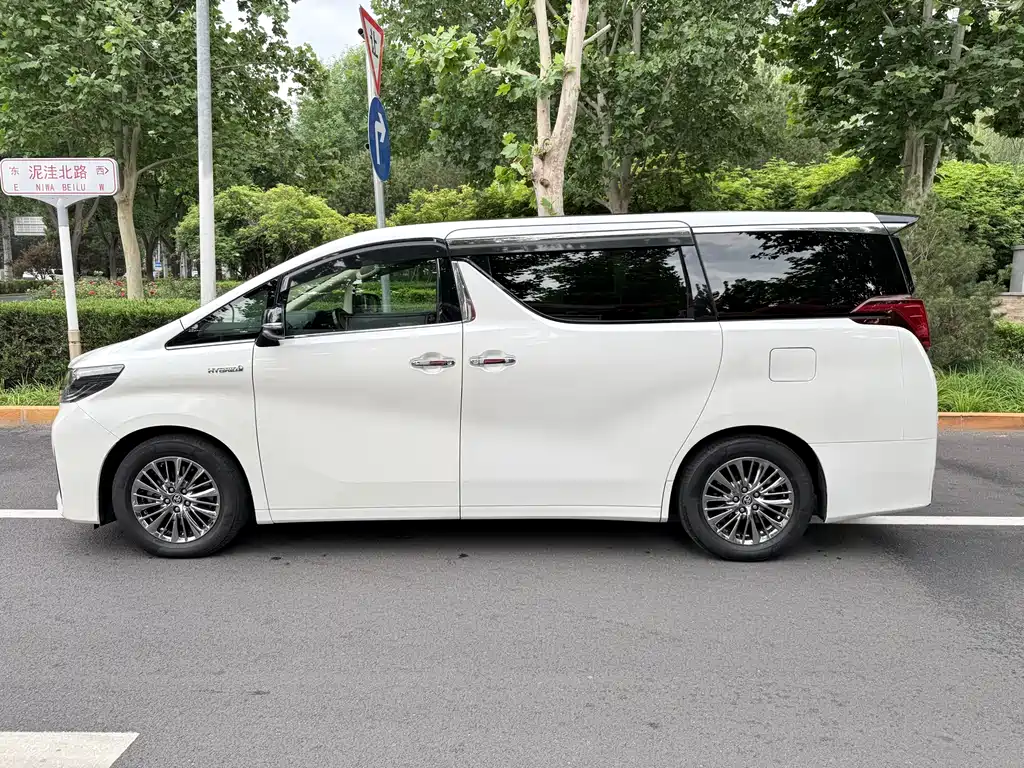 Toyota Alphard 2020 — фото 4