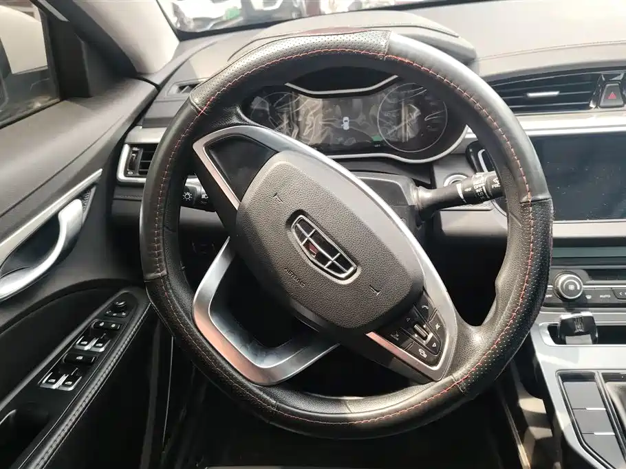Geely Emgrand 2020 — фото 15