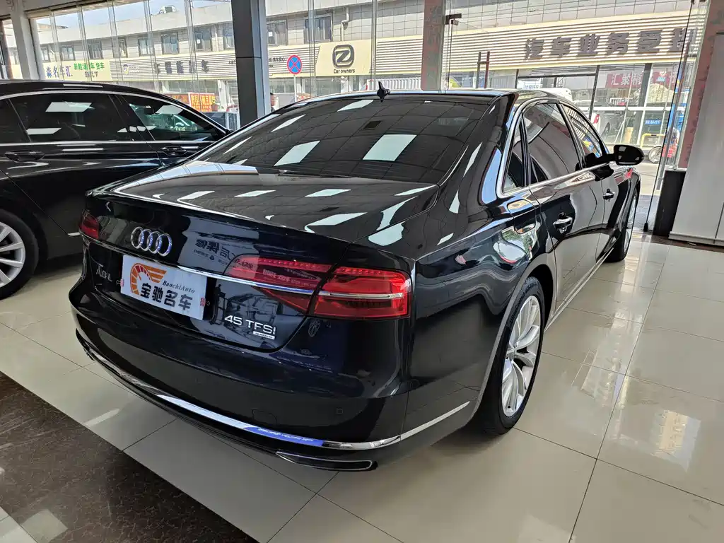 Audi A8 2015 — фото 13