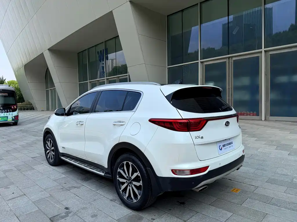 Kia KX5 2016 — фото 8