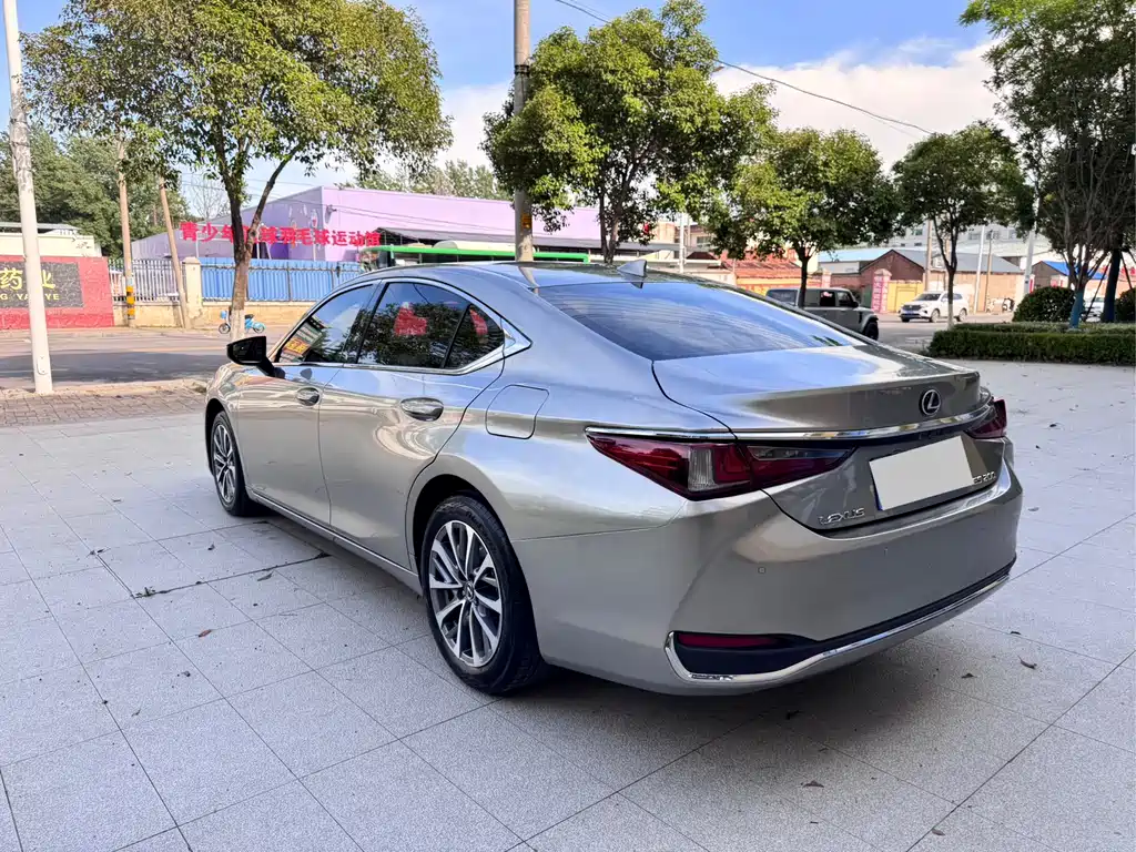 Lexus ES 2022 — фото 4