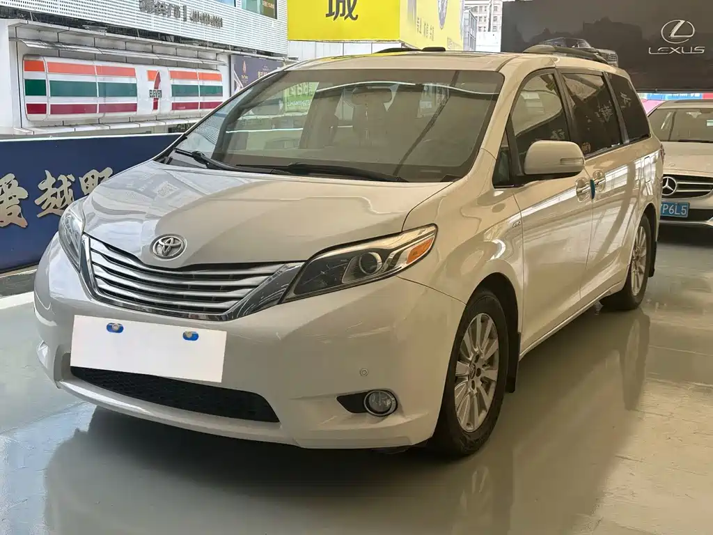Toyota Sienna 2016