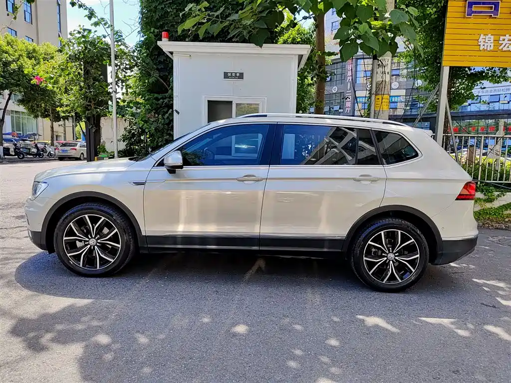 Volkswagen Tiguan L 2020 — фото 3